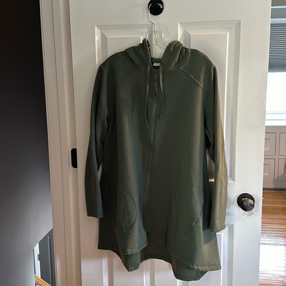 LOGO Lounge by Lori Goldstein